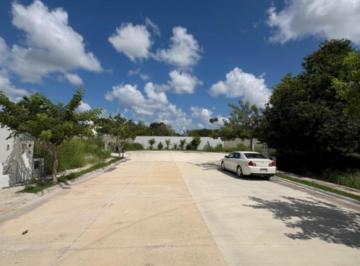 1 · Terreno en Venta en Temozon Norte Mérida, Yucatán