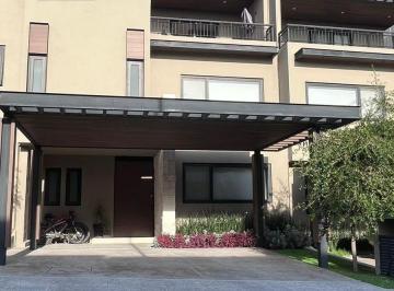 Casa en condominio · 144m² · 3 Recámaras · 2 Estacionamientos · Venta Casa Santillana Querétaro