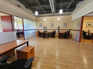 Oficina · 5 Estacionamientos · Venta Oficina en Edificio Corporativo con Vista Panoramica y Lista Para Ocupar | Querétaro