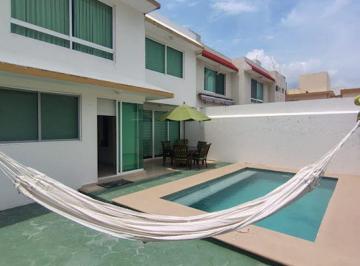 Casa en condominio de 4 habitaciones, Medellín · Fracc Las Palmas Medellin Casa con Alberca