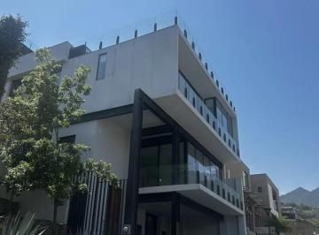 Casa de 4 habitaciones, San Pedro Garza García · Casa en Venta en San Pedro