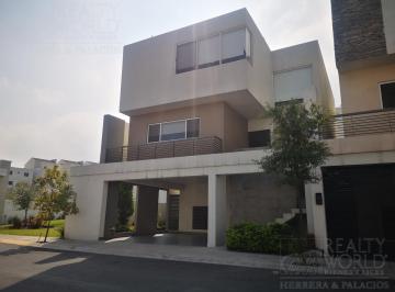 Casa · 220m² · 3 Recámaras · 2 Estacionamientos · Casa - Puerta de Hierro Cumbres