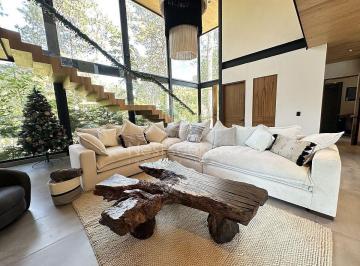 Casa de 4 habitaciones, Valle de Bravo · Casa en Venta en Cerro Gordo