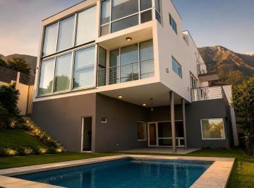 1 · Casa en Venta en San Pedro Garza García