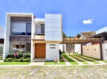 Casa de 3 habitaciones, Cuernavaca · Renta Moderna Casa con Doble Filtro de Seguridad en Zona Norte