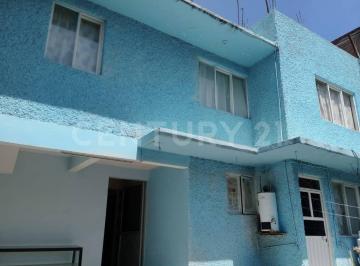 Casa en venta ubicada en Cerro de La Estrella. Esta propiedad cuenta con una sup · Propiedad Lista Para Habitar.