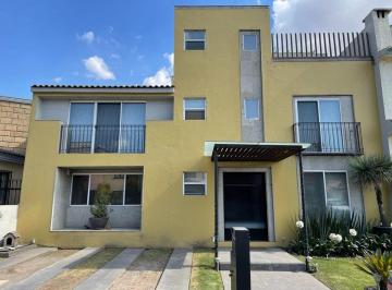 Casa de 3 habitaciones, Toluca · Casa en Venta en Hacienda San Jose, Toluca