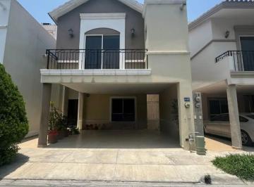 Casa de 3 habitaciones, Santa Catarina · Casa en Venta en Santa Catarina
