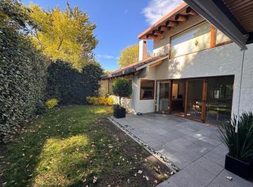 Casa · 311m² · 3 Recámaras · 3 Estacionamientos · Casa en San José de Los Cedros