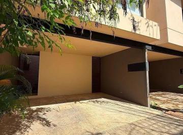 1 · Townhouse de Diseño Contemporáneo en Venta y Renta en Privada