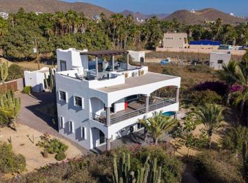 Casa de 4 habitaciones, La Paz · Casa en Venta con Alberca y 4 Recámaras Cerca de Playa Cerritos