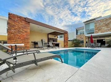 Casa de 3 habitaciones, Conkal · Casa Amueblada de 3 Recámaras con Piscina y Paneles Solares en Renta en Conkal