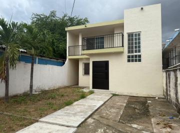 Casa · 3 Recámaras · Casa en Fraccionamiento Jardines de Champayan