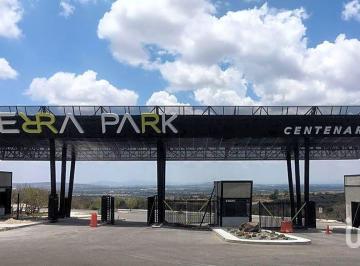 Bodega comercial · 1165m² · 4 Estacionamientos · Renta Bodega Terra Park Centenario Qro