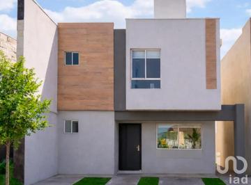 Casa · 114m² · 3 Recámaras · 1 Estacionamiento · Casa en Venta en Fraccionamiento Cerrado Al Poniente de Saltillo, en La Colonia Real Ankara