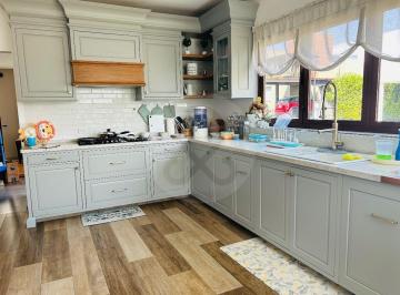 Casa · 492m² · 4 Recámaras · 3 Estacionamientos · Casa en Venta en Amomolulco