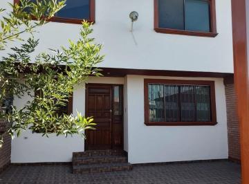 Casa · 214m² · 3 Recámaras · 2 Estacionamientos · Venta de Casa en Frac Privado Los Parques en Saltillo
