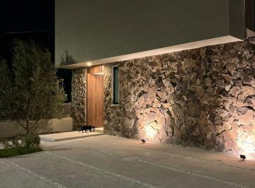 Casa de 3 habitaciones, Corregidora · Hermosa Casa en Venta