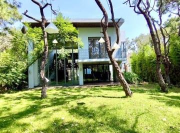 Casa de 5 habitaciones, Zapopan · Residencia Contemporánea en Renta, Pinar de La Venta