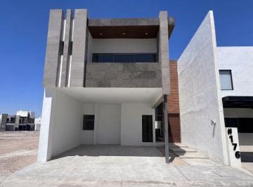 Casa · 4 Recámaras · 2 Estacionamientos · Casa en Venta Cerrdada Noas Palma Real Torreon Coah