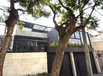 Casa · 187m² · 4 Recámaras · 3 Estacionamientos · Casa en Venta en Campestre Churubusco Totalmente Remodelada