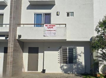 Casa · 92m² · 3 Recámaras · 2 Estacionamientos · Casa - Las Agujas