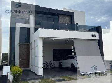 Casa · 220m² · 4 Recámaras · 2 Estacionamientos · Casa en Venta en Residencia Soles