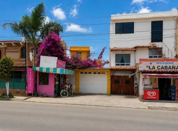 Foto 1 · Casa en Venta Sobre Av a un Minuto de Multiplaza Santín Toluca, Oportunidad de Inversión