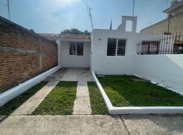 Casa de 3 habitaciones, Zapopan · Casa de 90 m² con 3 Recámaras en Renta en Jardines del Valle