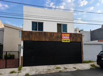 Casa de 4 habitaciones, Zapopan · Casa en Venta en Colonia Las Águilas – Excelente Ubicación en Zona Sur