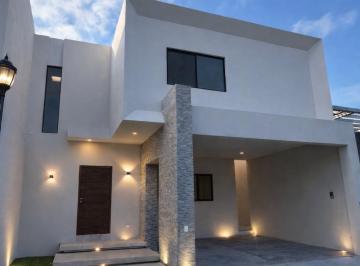 Casa de 4 habitaciones, Santiago · Casa en Venta con Recámara en Planta Baja, Hacienda Santiago, Santiago Nl