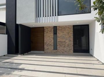 Casa de 4 habitaciones, León · Casa de 170 m² con 4 Recámaras en Venta en León