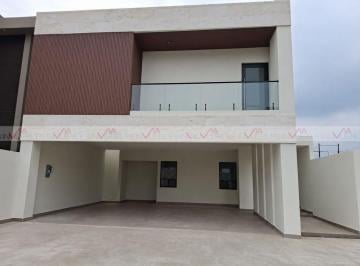 Casa · 398m² · 3 Recámaras · 3 Estacionamientos · Casa en Venta en La Joya Privada Residencial