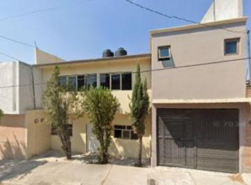 Casa de 3 habitaciones, Corregidora · Casa en Venta Corregidora