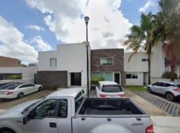 Casa de 4 habitaciones, Querétaro · Casa Fracc. Cumbres del Lago Querétaro