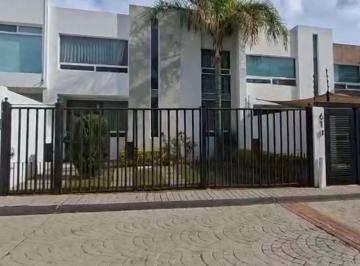 Casa 165m² Renta Milenio III · Casa de Tres Recámaras y Estudio en Planta Baja en Milenio Querétaro.
