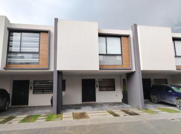 Casa · 96m² · 3 Recámaras · 2 Estacionamientos · Casa en Renta Aurea Toluca Aeropuerto