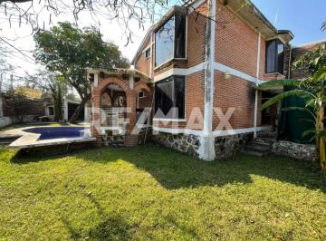 Casa · 420m² · 3 Recámaras · 3 Estacionamientos · Casa en Venta en Morelos, Oaxtepec