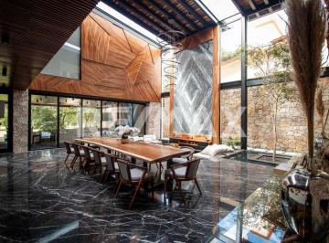 Casa · 670m² · 5 Recámaras · 3 Estacionamientos · Casa en Venta en Morelos, Fraccionamiento Lomas de Cocoyoc