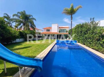 Casa · 696m² · 4 Recámaras · 4 Estacionamientos · Casa en Venta en Morelos, Lomas de Cocoyoc