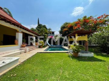 Casa · 804m² · 4 Recámaras · 2 Estacionamientos · Casa en Venta en Morelos, Lomas de Cocoyoc