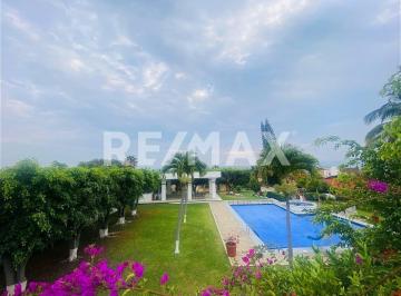 Casa · 866m² · 3 Recámaras · 1 Estacionamiento · Casa en Venta en Morelos, Oaxtepec