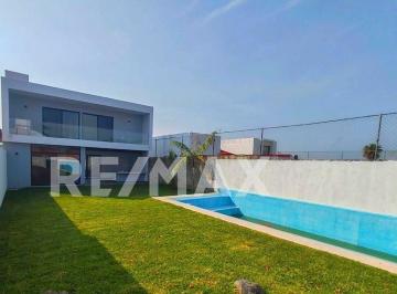 Casa · 300m² · 3 Recámaras · 2 Estacionamientos · Casa en Venta en Fracc Real de Oaxtepec