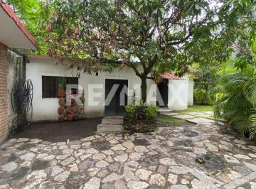 Casa · 2500m² · 4 Recámaras · 4 Estacionamientos · Casa en Venta en Morelos, Tetecalita, Emiliano Zapata