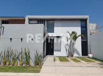 Casa · 300m² · 3 Recámaras · 2 Estacionamientos · Casa en Venta en Morelos, Real de Oaxtepec