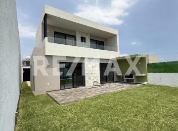 Casa · 300m² · 3 Recámaras · 2 Estacionamientos · Casa en Venta en Fraccionamiento Altos de Oaxtepec
