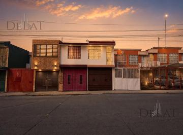 Casa · 60m² · 3 Recámaras · 1 Estacionamiento · Casa en Venta Los Héroes Puebla 3 Recámaras con Cochera