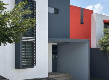 Casa de 4 habitaciones, Tlajomulco de Zúñiga · Hermosa Casa con Excedente de Construccion Foresta Santa Anita