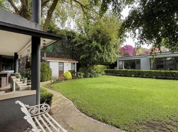 Casa · 1126m² · 4 Recámaras · 8 Estacionamientos · Casa en Venta en Jardines del Pedregal