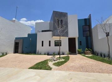 Casa · 450m² · 3 Recámaras · 2 Estacionamientos · Casa en Venta en Conkal, Conkal Yucatán
